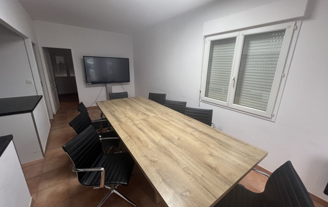 MM IMMOBILIER : Office | SAINT-JEAN-DE-VEDAS (34430) | 44 m2 | 800 &euro; 