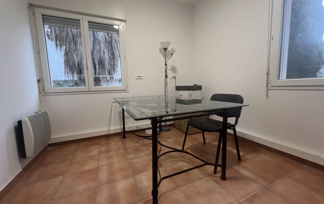 MM IMMOBILIER : Office | SAINT-JEAN-DE-VEDAS (34430) | 44 m2 | 800 &euro; 